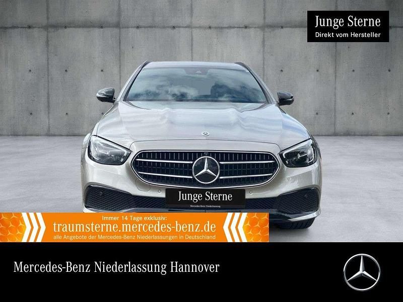 Silber Gebraucht 2022 Mercedes E300 Avantgarde Limousine | 32.790 € (Superpreis) - Bild 1/3