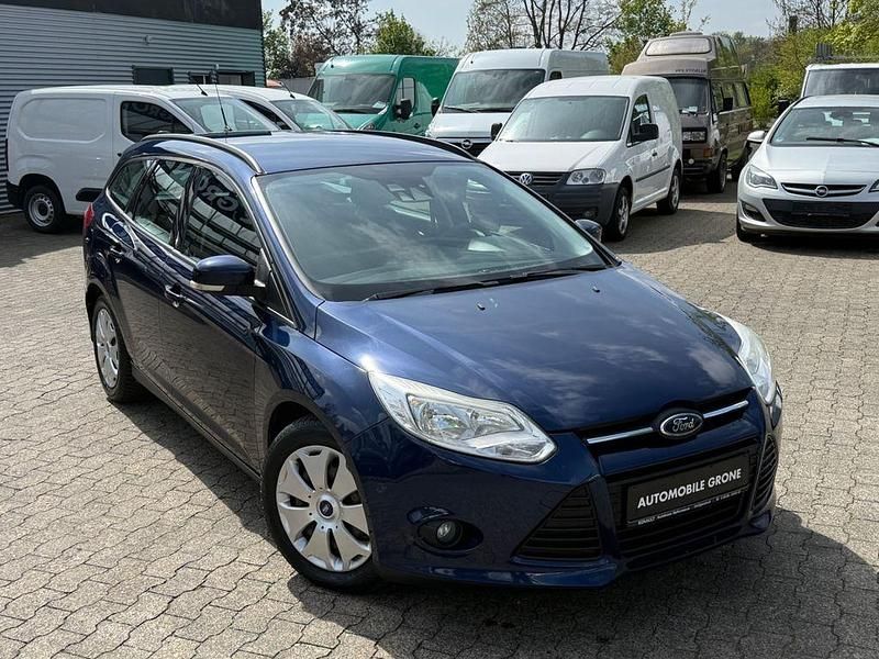 Używany Ford Focus Trend 150 KM (110 kW) 2011 Niebieski Sedan/Limuzyna