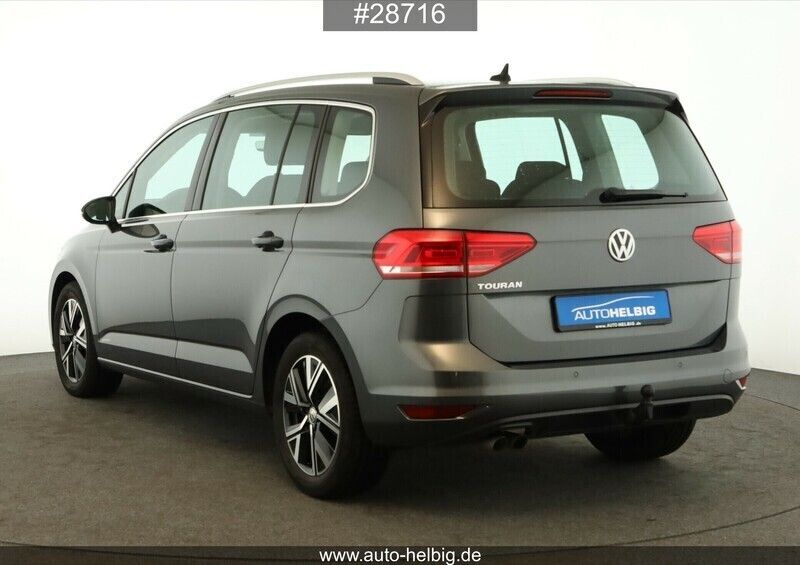 Gebraucht VW Touran Highline 150 PS (110 kW) 2020 Indiumgrau metallic Van / Kleinbus