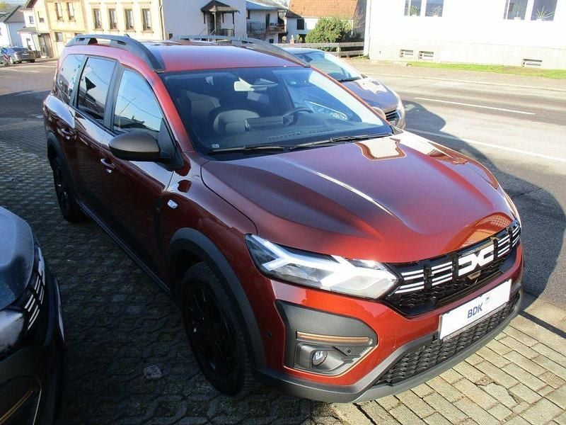 Gebraucht Dacia Jogger Extreme 110 PS (80 kW) 2025 Braun Van / Kleinbus