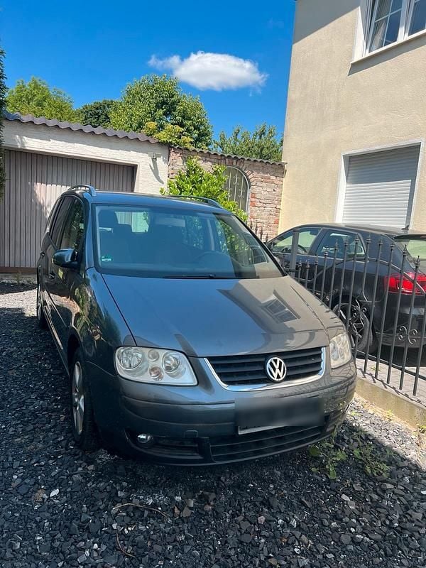 Grau Gebraucht 2006 VW Touran Van / Kleinbus | 3.500 € (Fairer Preis) - Bild 1/4