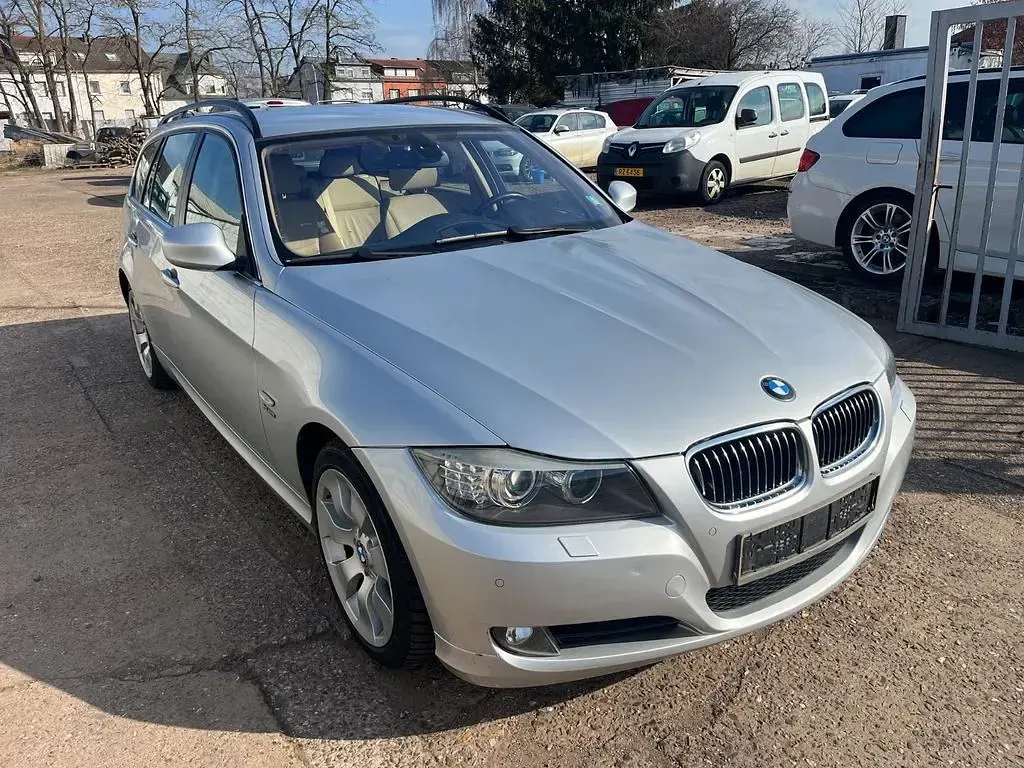Käytetty BMW 330 272 HP (200 kW) 2008 Hopea Farmari