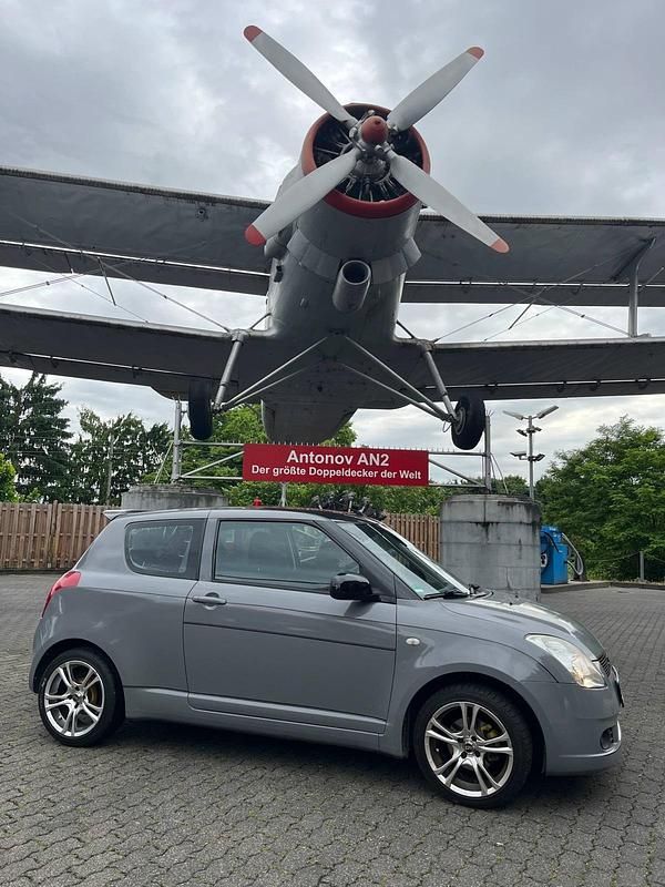 Violet Gebraucht 2007 Suzuki Swift Kleinwagen | 2.550 € (Fairer Preis) - Bild 1/4