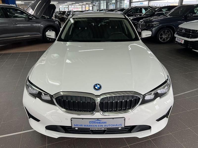Gebraucht BMW 330e Advantage 184 PS (135 kW) 2022 Alpinweiss iii Kombi