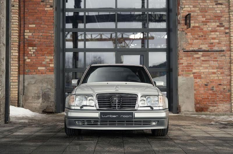 Gebraucht Mercedes E500 322 PS (236 kW) 1991 Silber Limousine