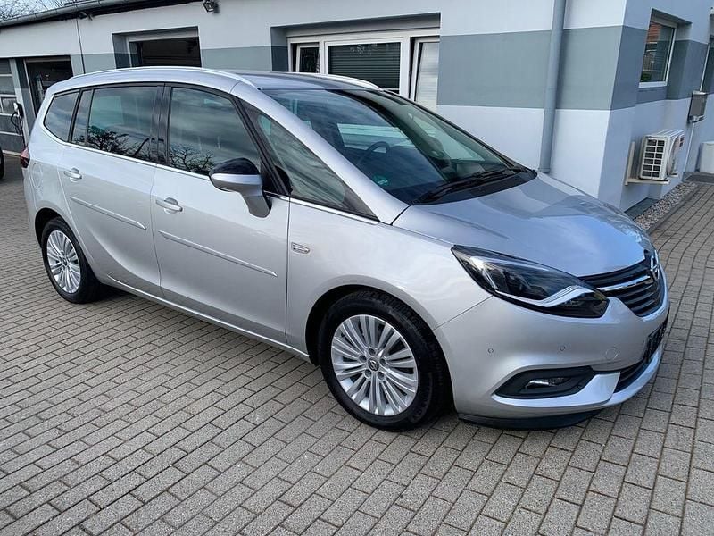 Gebraucht Opel Zafira Innovation 140 PS (102 kW) 2017 Silber Van / Kleinbus