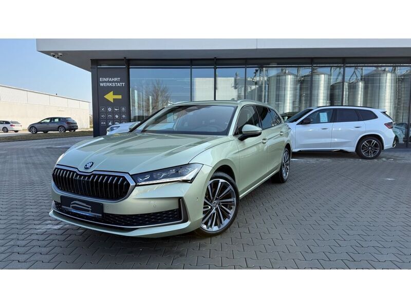 Beige Neu 2024 Skoda Superb LAURIN & KLEMENT Kombi | 47.900 € (Fairer Preis) - Bild 1/4