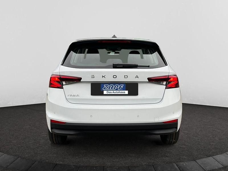 Neu Skoda Fabia Essence 80 PS (58 kW) 2025 Weiß Limousine