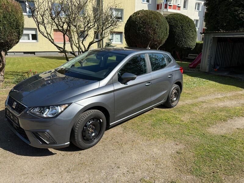 Grau Gebraucht 2017 Seat Ibiza Kleinwagen | 8.700 € (Guter Preis) - Bild 1/4