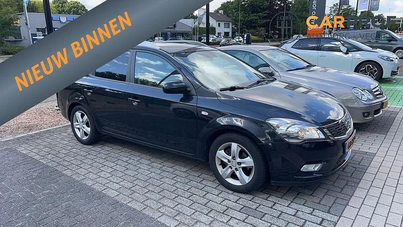 Schwarz Gebraucht 2011 Kia Ceed Kombi | 3.895 € (Fairer Preis) - Bild 1/4