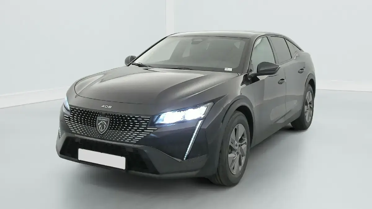 Gebraucht Peugeot 408 Allure 136 PS (100 kW) 2025 Schwarz (noir perla nera) SUV