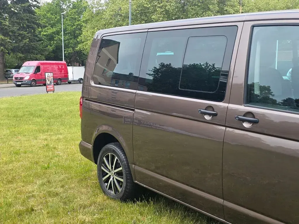 Gebraucht VW Multivan 140 PS (102 kW) 2013 Braun Van / Kleinbus