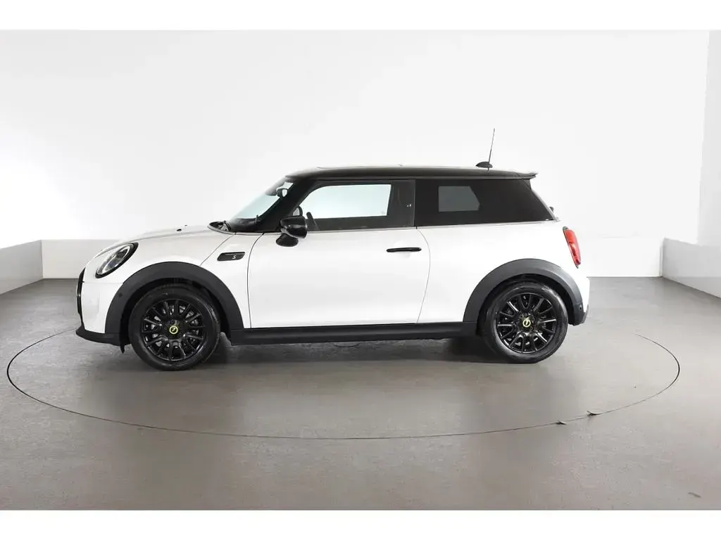 Gebraucht Mini Cooper SE Classic 135 kW (184 PS) 2023 Weiss Kleinwagen