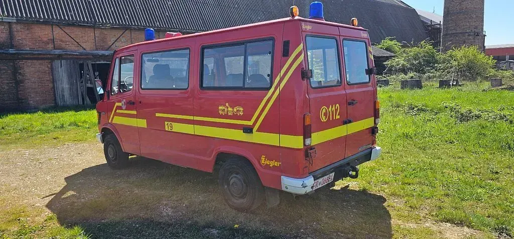 Gebraucht Mercedes T1 105 PS (77 kW) 1991 Rot Van