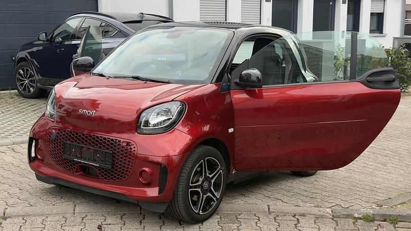 Schwarz Gebraucht 2021 Smart ForTwo Coupé Kleinwagen | 9.750 € (Fairer Preis) - Bild 1/4