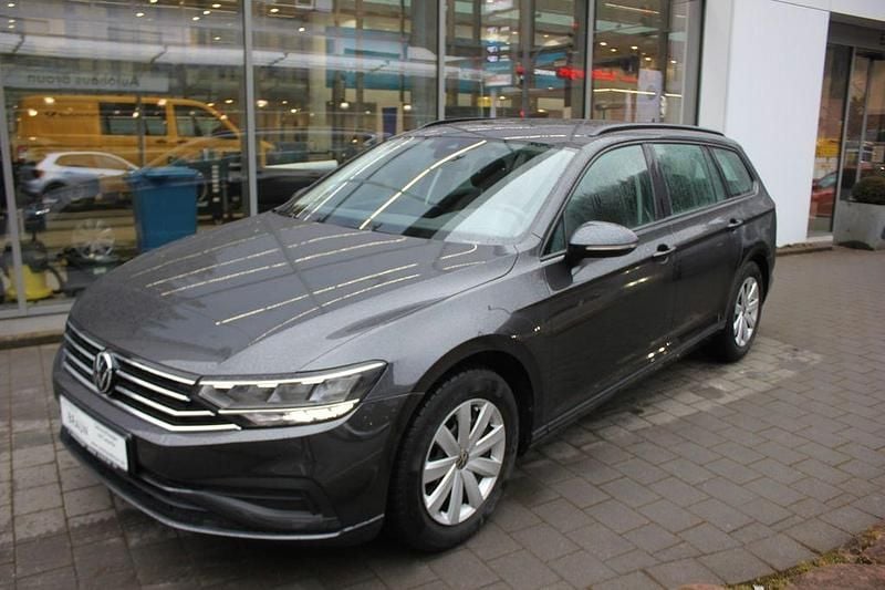 Gebraucht VW Passat 150 PS (110 kW) 2022 Grau Kombi