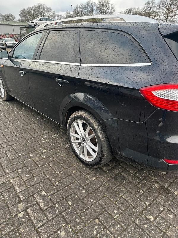 Używany Ford Mondeo 180 KM (132 kW) 2009 Czarny Kombi