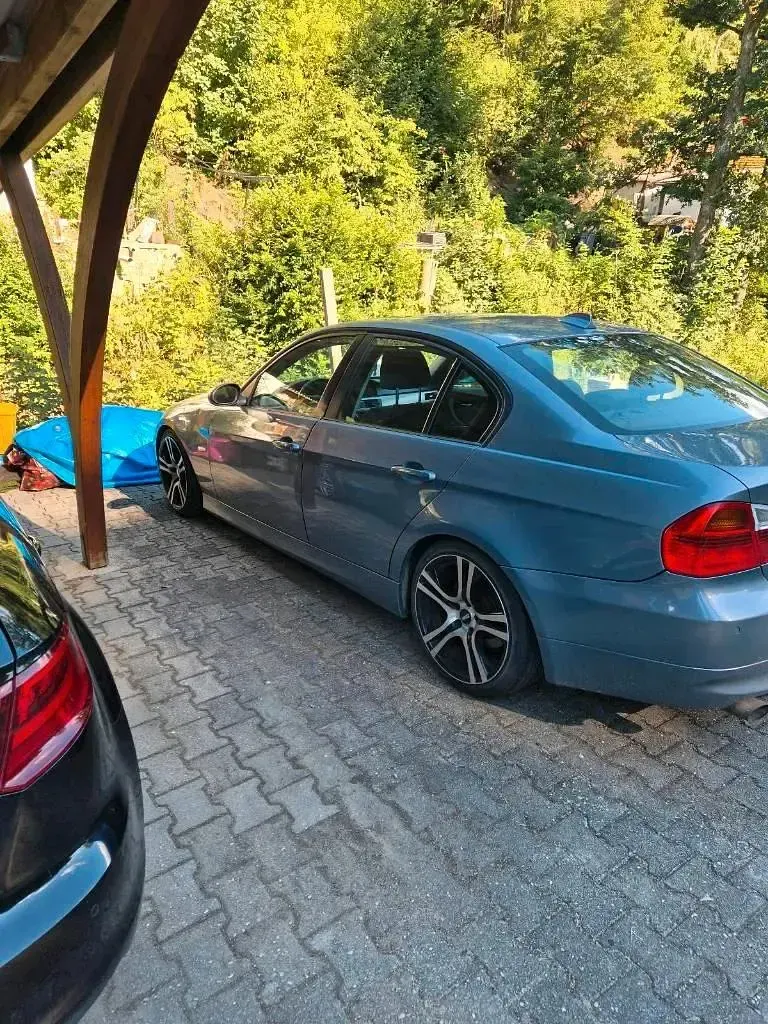 Gebraucht BMW 320 163 PS (119 kW) 2007 Silber Limousine