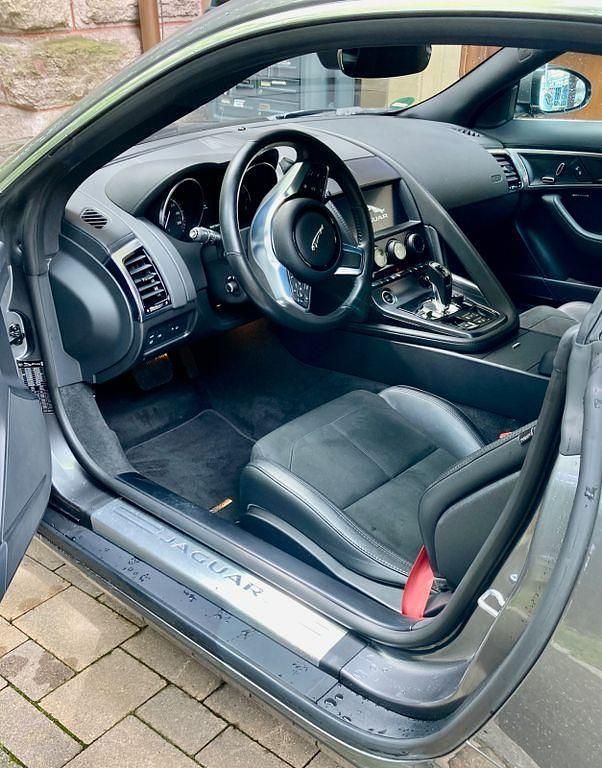 Gebraucht Jaguar F-Type 300 PS (220 kW) 2019 Grau Coupé