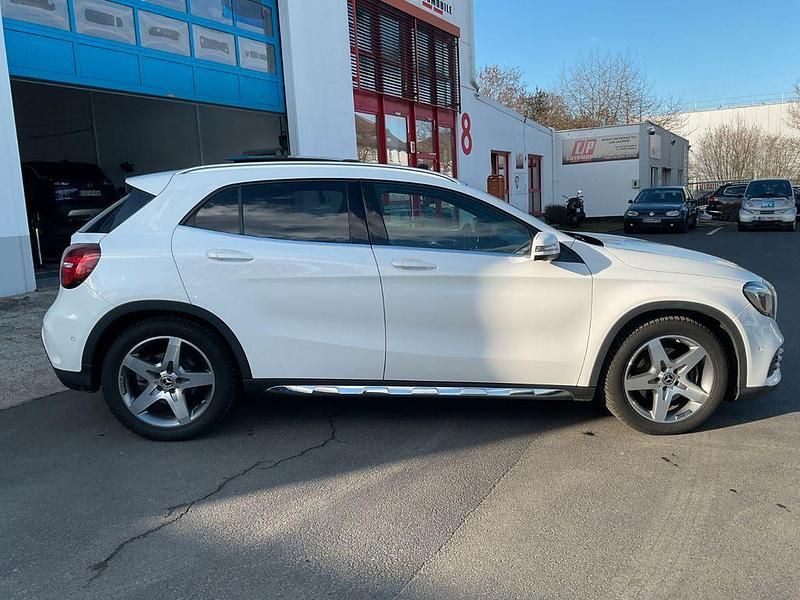 Gebraucht Mercedes GLA220 AMG 198 PS (145 kW) 2019 Weiß SUV