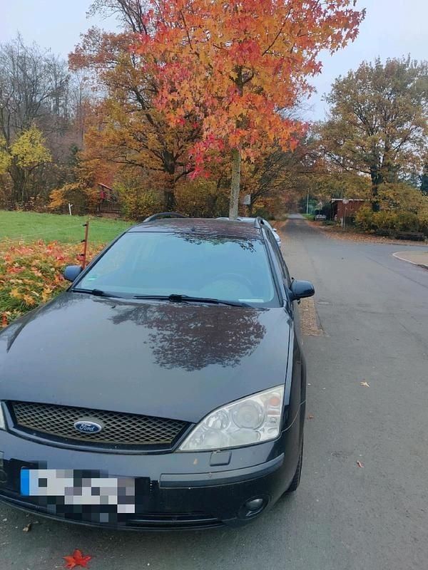 Schwarz Gebraucht 2002 Ford Mondeo Ghia Kombi | 1.250 € (Fairer Preis) - Bild 1/4