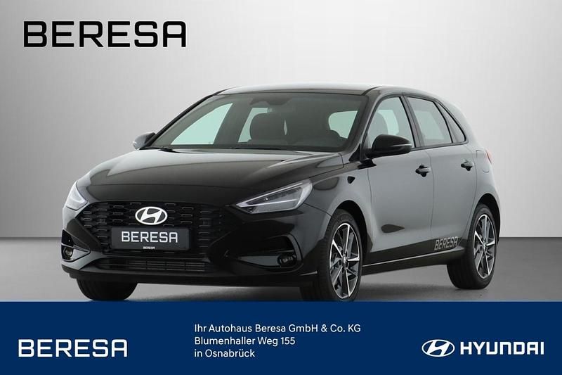 Abyss black Gebraucht 2024 Hyundai i30 Advantage Limousine | 24.480 € (Fairer Preis) - Bild 1/4