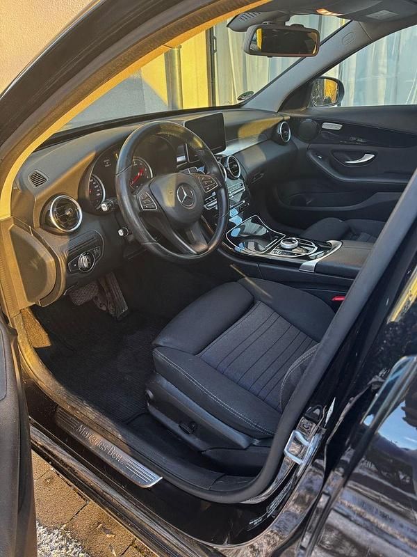 Gebraucht Mercedes C220 170 PS (125 kW) 2015 Schwarz Kombi