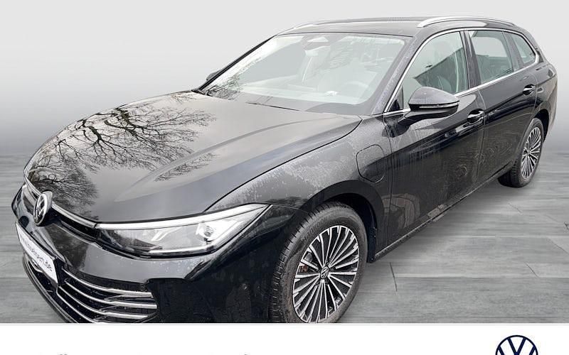 Schwarz Neu 2025 VW Passat Elegance Kombi | 42.998 € (Superpreis) - Bild 1/4