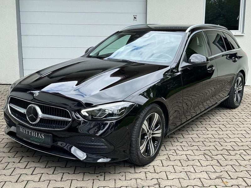Schwarz Gebraucht 2022 Mercedes C220 Avantgarde Limousine | 26.999 € (Guter Preis) - Bild 1/4