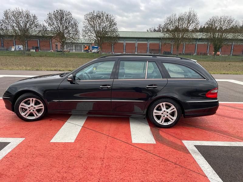 Gebraucht Mercedes E320 224 PS (164 kW) 2006 Schwarz Kombi