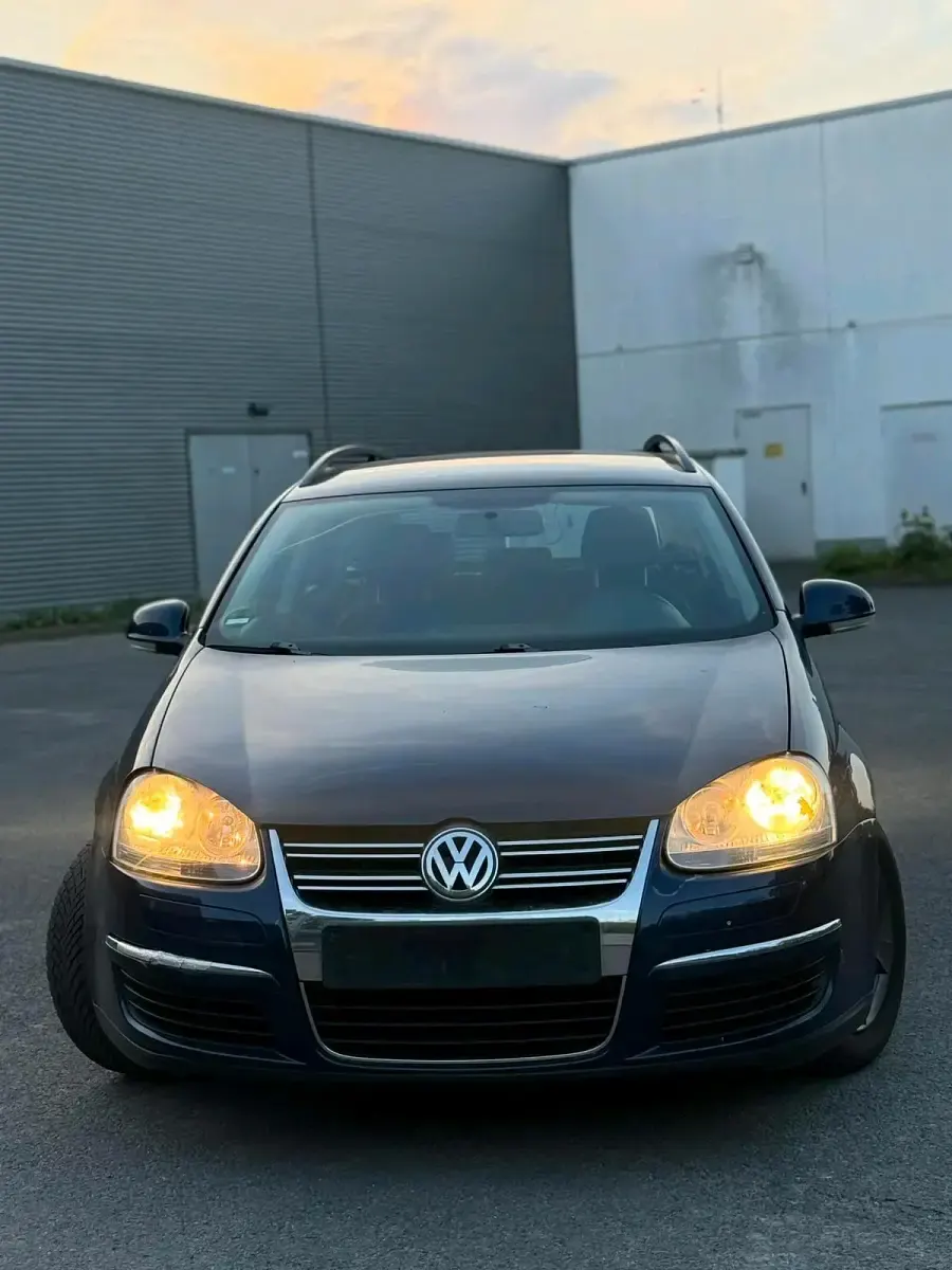 Gebraucht VW Golf VI 80 PS (58 kW) 2008 Blau Kleinwagen