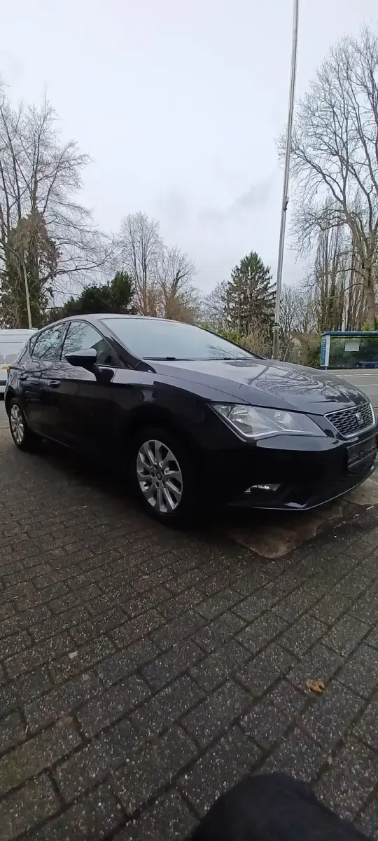 Gebraucht Seat Leon 105 PS (77 kW) 2013 Schwarz Kleinwagen