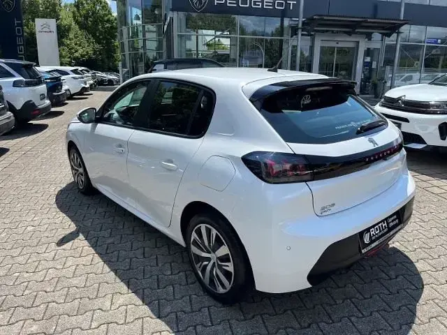 Gebraucht Peugeot 208 Active 75 PS (55 kW) 2020 Weiss Kleinwagen