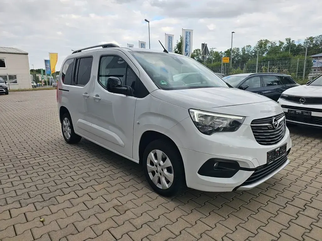 Gebraucht Opel Combo Life Ultimate 131 PS (96 kW) 2023 Weiß Van / Kleinbus