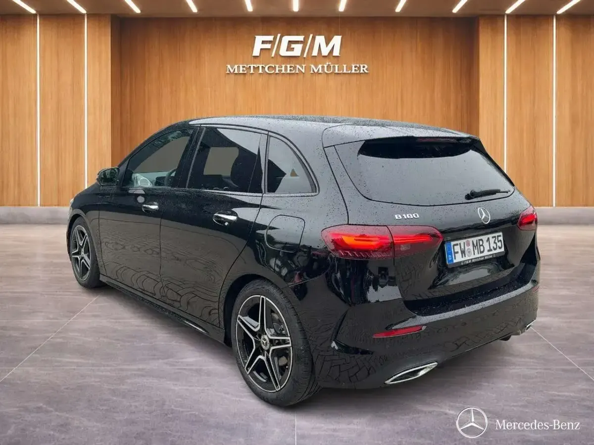 Gebraucht Mercedes B180 AMG 136 PS (100 kW) 2026 Schwarz Kleinwagen