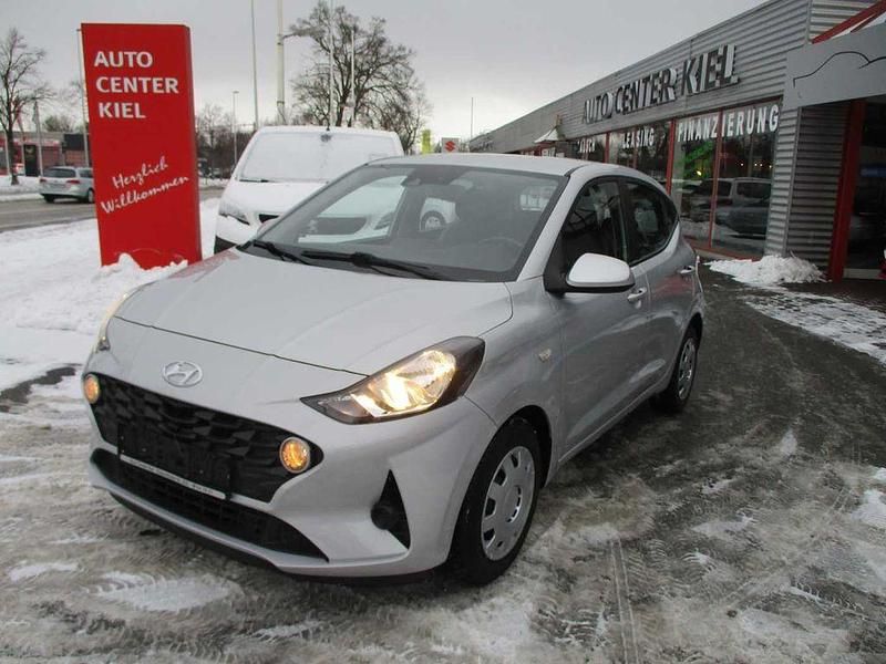 Gebraucht Hyundai i10 Select 67 PS (49 kW) 2021 Silber Kleinwagen