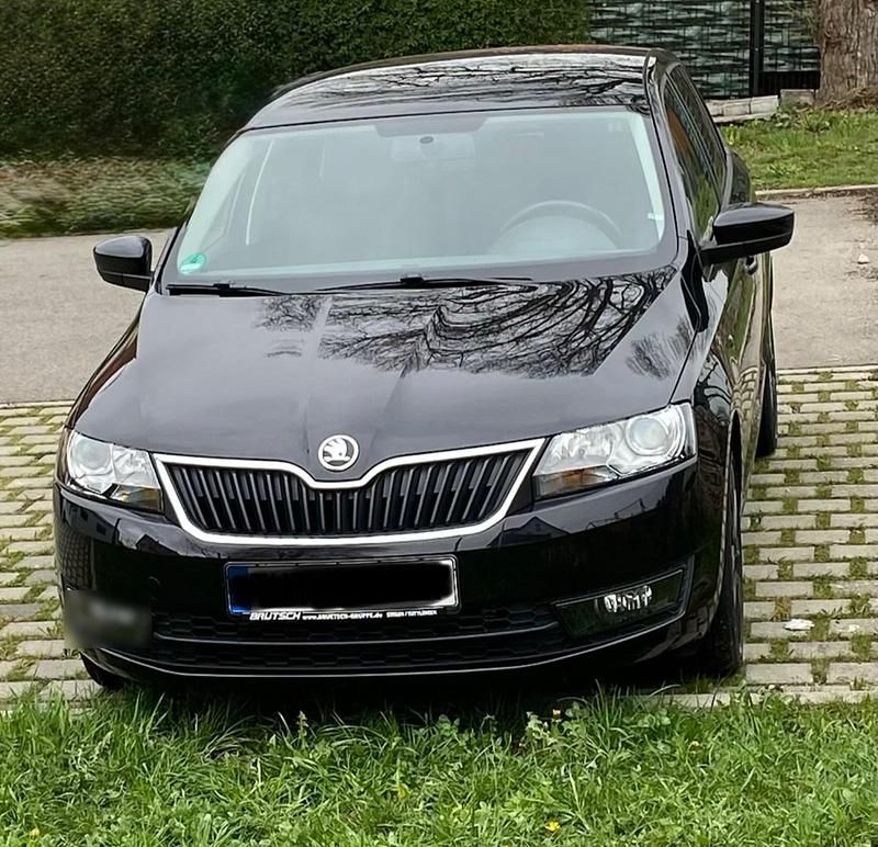 Gebraucht Skoda Rapid Style 122 PS (89 kW) 2014 Schwarz Kleinwagen
