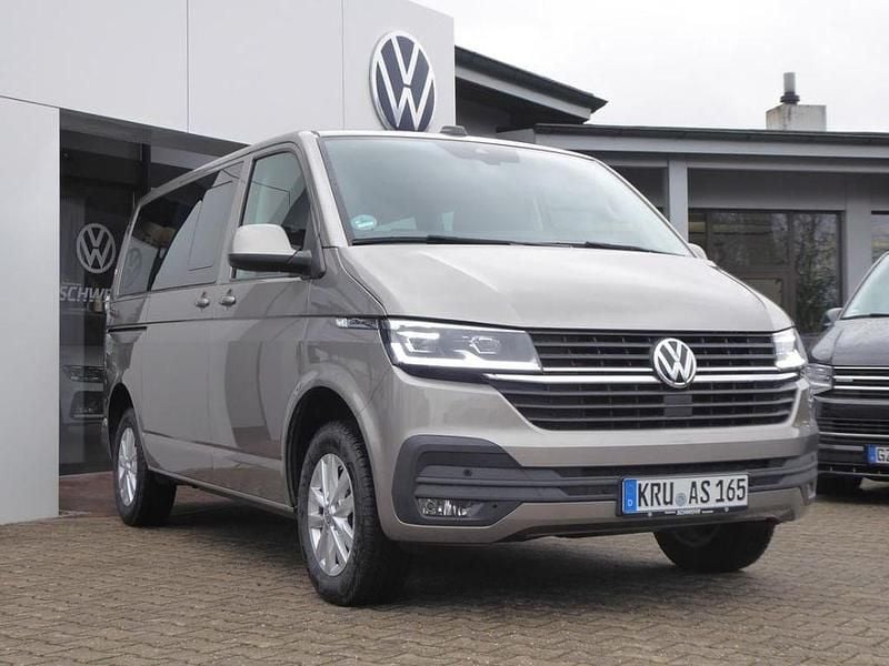 Gebraucht VW Caravelle Trendline 150 PS (110 kW) 2024 Mojave beige metallic Van