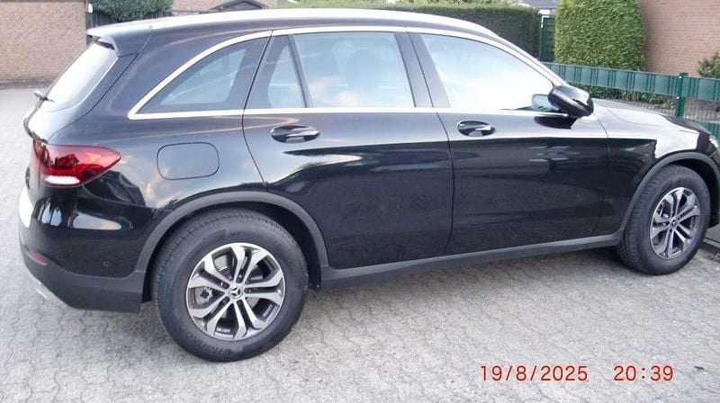 Schwarz Gebraucht 2022 Mercedes GLC200 SUV | 36.500 € (Superpreis) - Bild 1/4