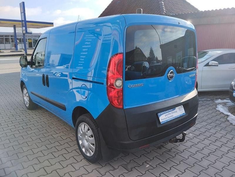 Gebraucht Opel Combo Edition 120 PS (88 kW) 2015 Blau Van / Kleinbus