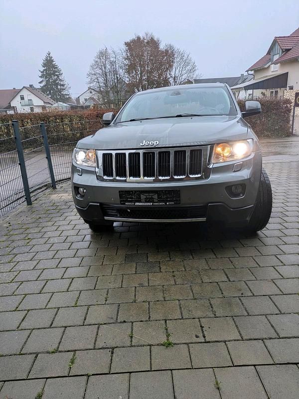 Gebraucht Jeep Grand Cherokee 241 PS (177 kW) 2012 Silber SUV