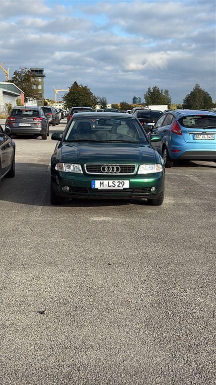 Gebraucht Audi A4 110 PS (80 kW) 1999 Grün Limousine