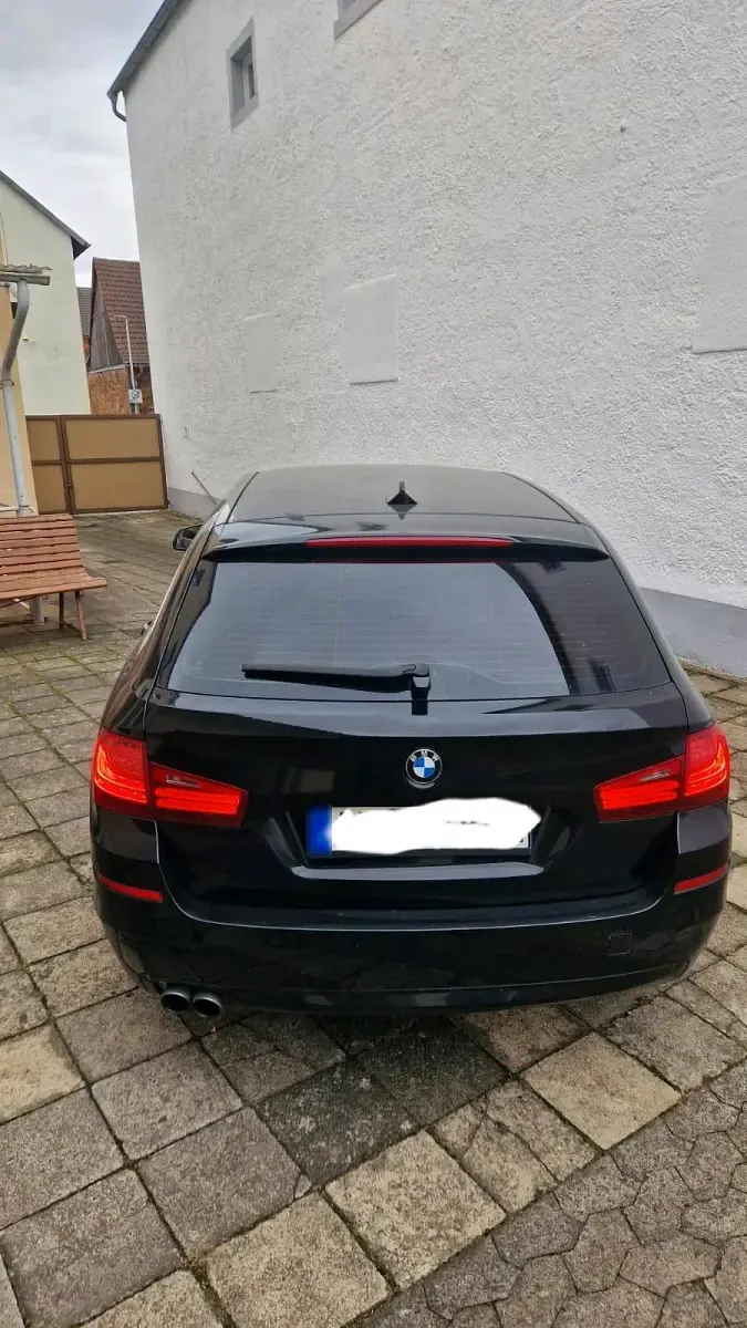 Gebraucht BMW 520 184 PS (135 kW) 2013 Schwarz Kombi