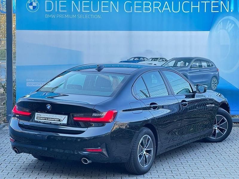 Gebraucht BMW 318 Efficient Dynamics 150 PS (110 kW) 2021 Black sapphire Limousine