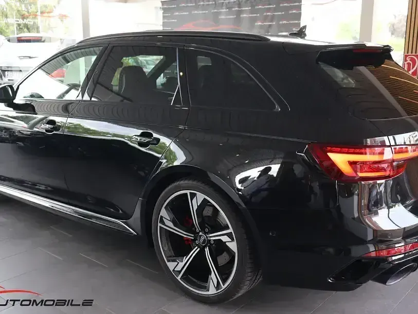 Gebraucht Audi RS4 Sport 450 PS (330 kW) 2019 Mythosschwarz metallic Kombi