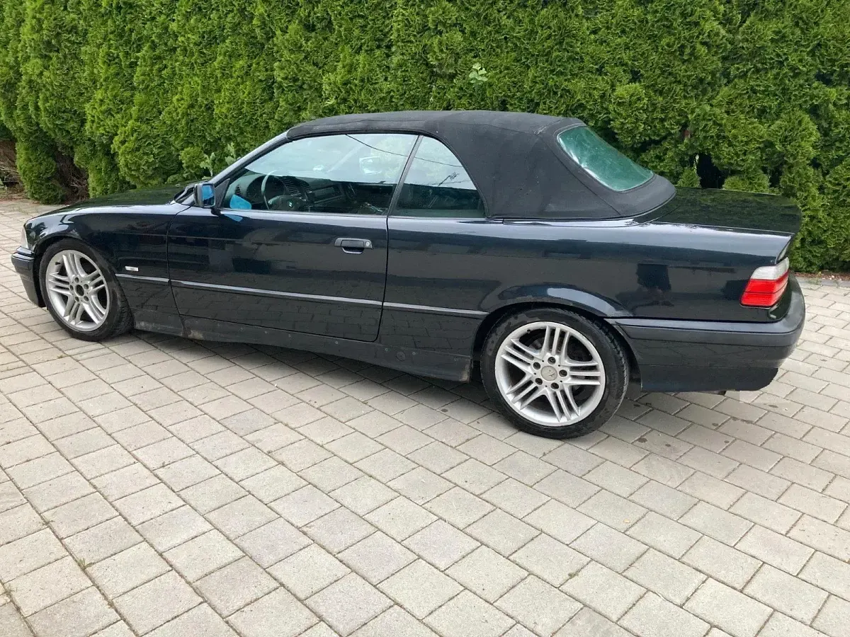 Gebraucht BMW 318 Cabriolet 115 PS (84 kW) 1998 Schwarz Cabrio