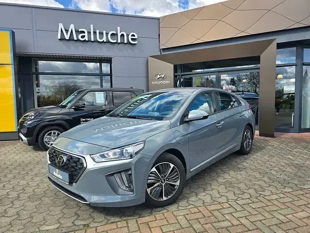 Gebraucht Hyundai Ioniq Trend 105 PS (77 kW) 2022 Electric shadow / sol Kleinwagen