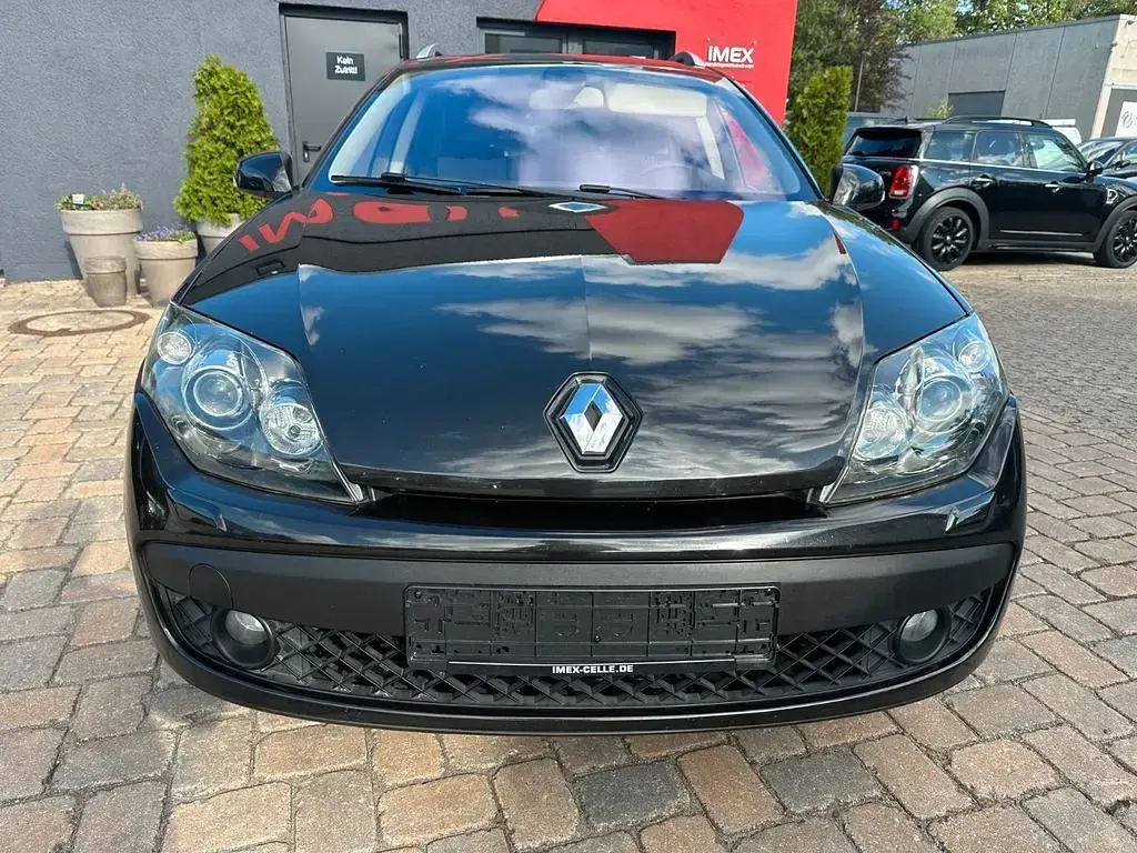 Gebraucht Renault Laguna GrandTour Bose Edition 150 PS (110 kW) 2011 Schwarz Kombi
