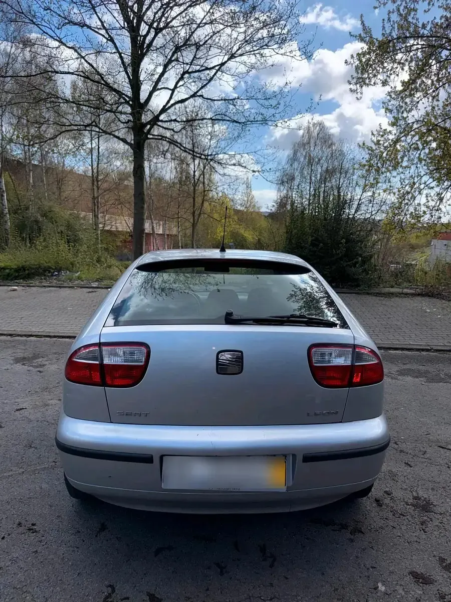 Occasion Seat Leon 101 ch (74 kW) 2003 Argent Citadine