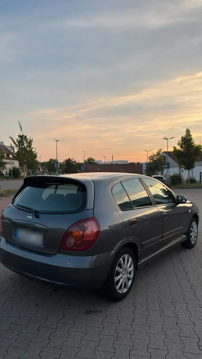 Gebraucht Nissan Almera 98 PS (72 kW) 2005 Grau Kleinwagen